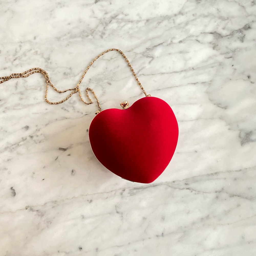 Retro velvet heart purse